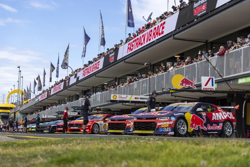 Feeney Dominates Sydney 500 as Supercars Season Roars to Life