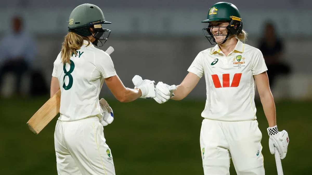 Sutherland, Perry give Aussies upper hand in Perth