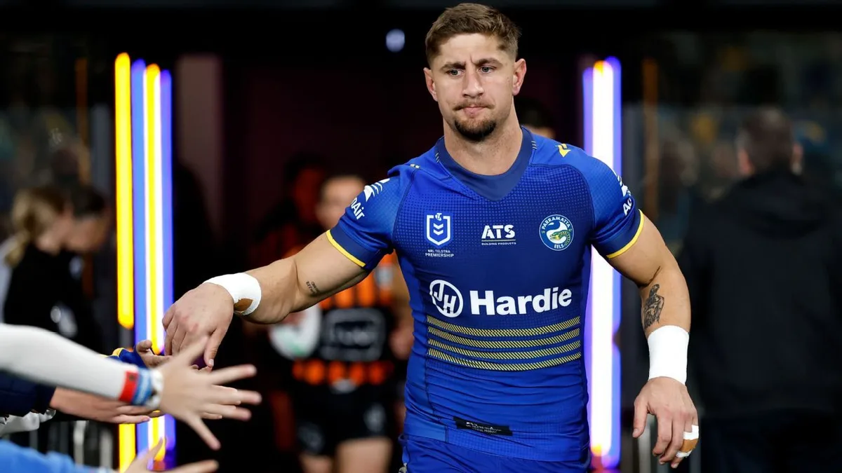 'Live with it': Bennett's reality check for Lomax