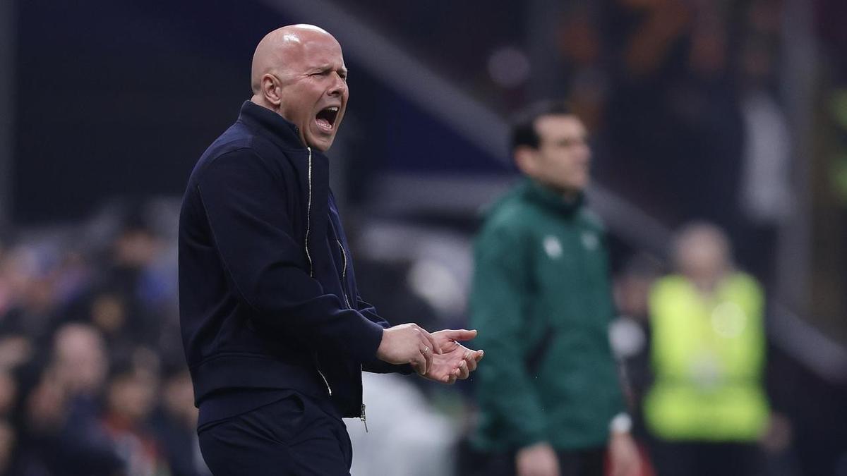 Sloppy Reds, Spurs rocked on the road in Europe