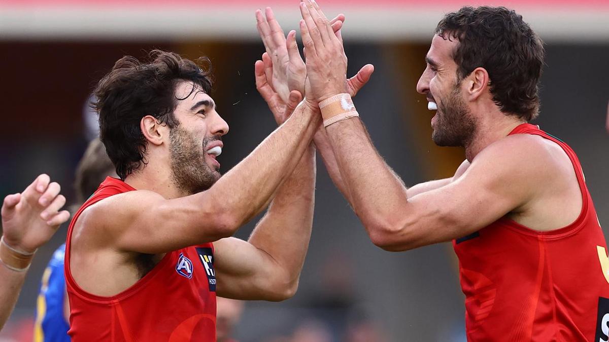 Eagles show pluck to slow red-hot Suns