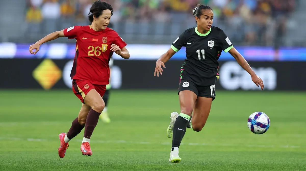 Australia hold on to defeat China, advance to final
