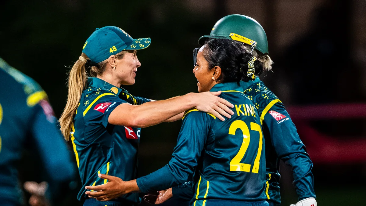 King shines again as Australia seal T20I series in West Indies