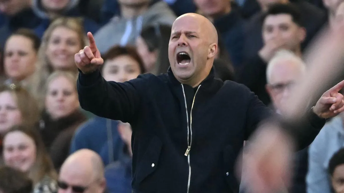 ‘What’s going on?’: Final gamble Spurs must make; Reds’ ‘very worrying’ reality  — PL Talking Pts