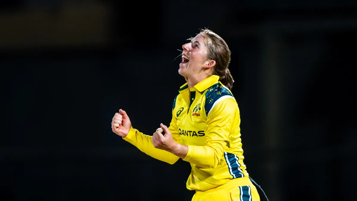 Aussie spin puts the clamps on Windies