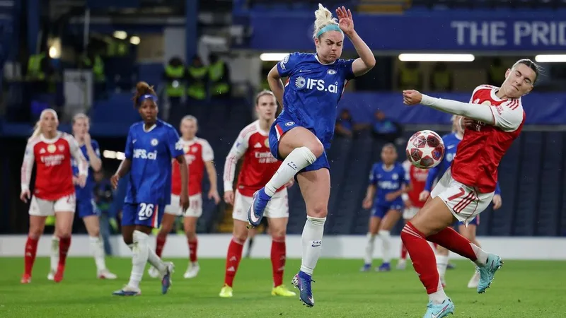 Arsenal duo prevail in Euro 'Battle of the Matildas'