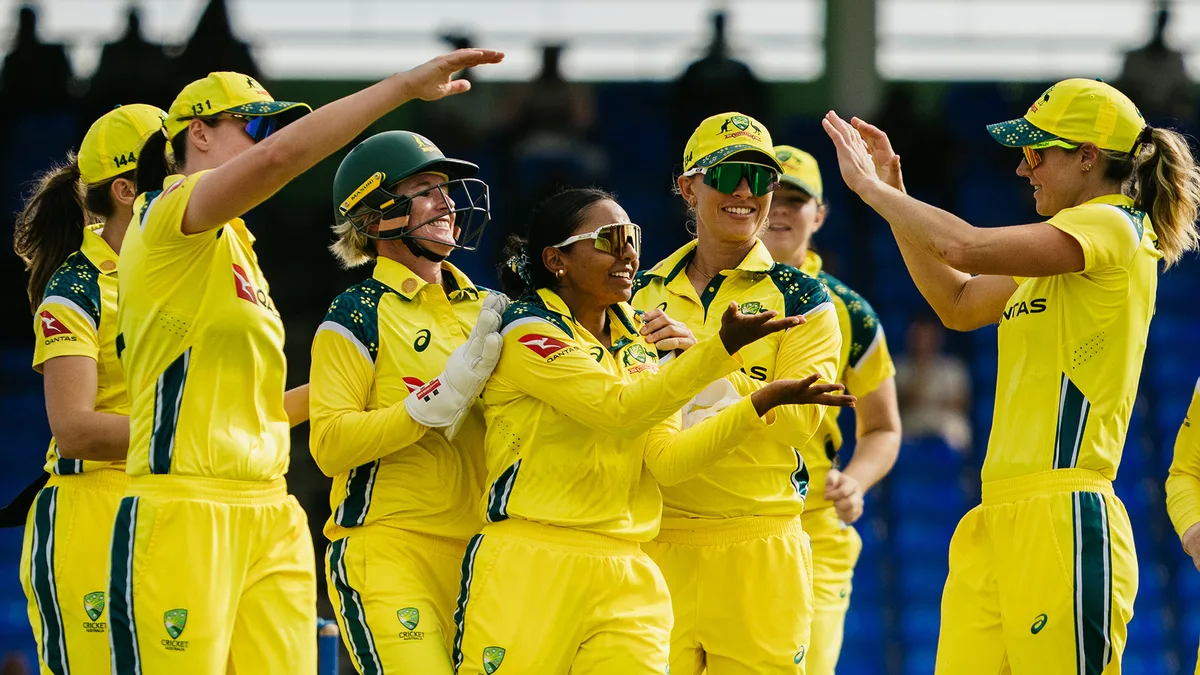 King reigns, Litchfield cruises as Aussies finish ODIs in style