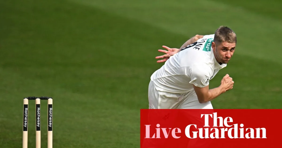 County cricket day two: Somerset v Notts, Leicestershire v Sussex and more – live