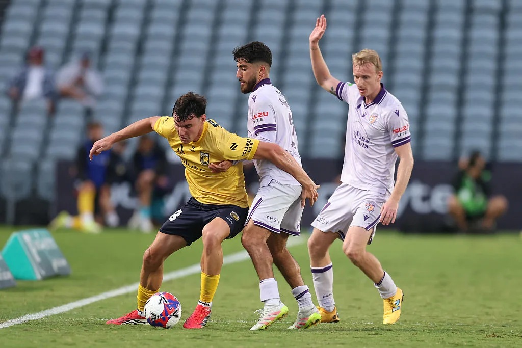 Points shared as Central Coast overcome two goal deficit to the Glory