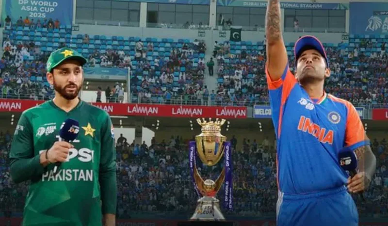Looking to estimate the value of a signed Pakistan vs India cricket frame (January 2013 One Day Series)