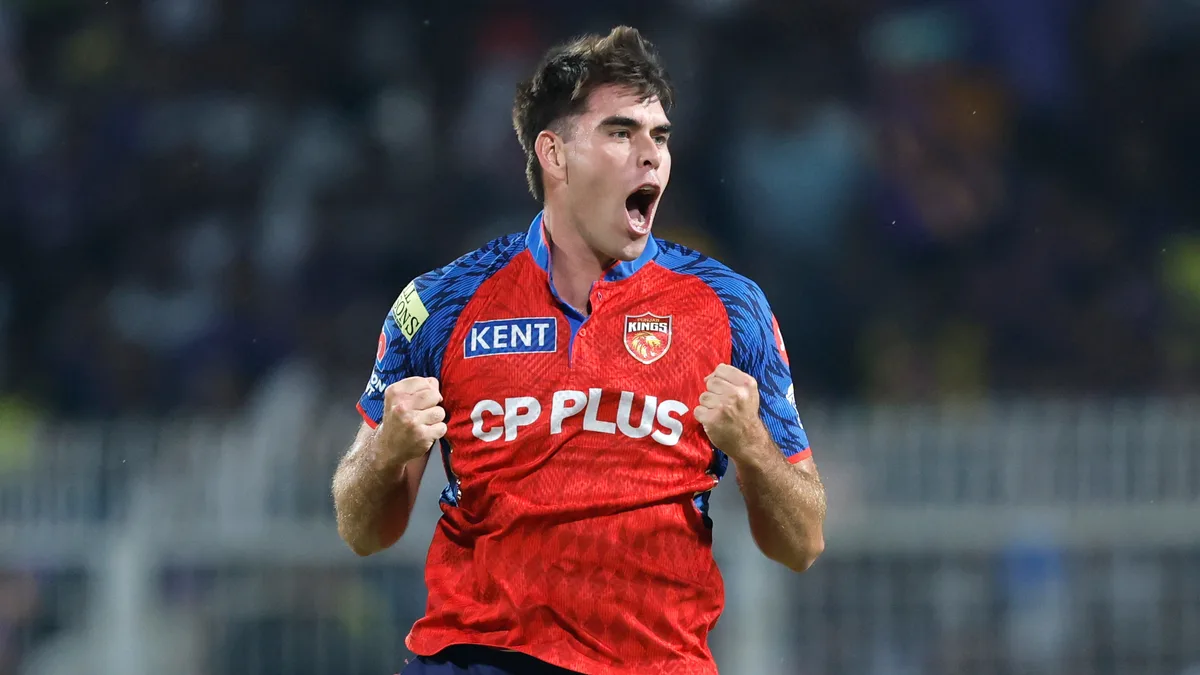Bartlett strikes twice before rains sends Punjab top