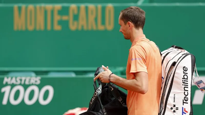 6-0 6-0: Medvedev fed bagel after Monte Carlo meltdown