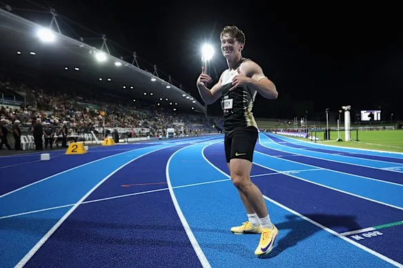 Hull crashes near finish after Kennedy breaks 10-seconds in dramatic night