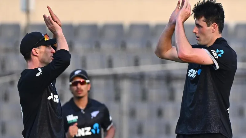 New Zealand turn up the heat on Bangladesh in first ODI