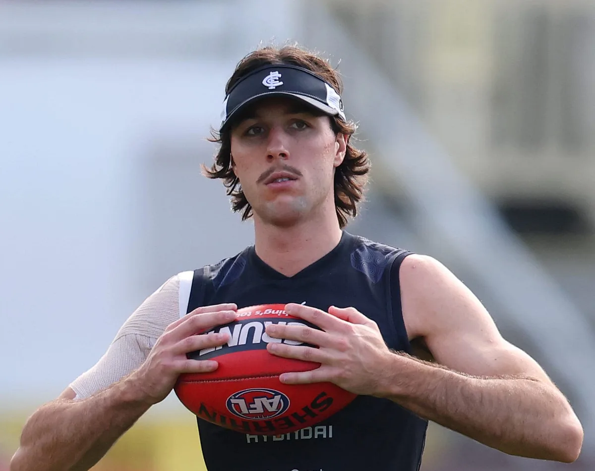 Ollie Hollands to miss, Dockers forced into late change. Follow LIVE
