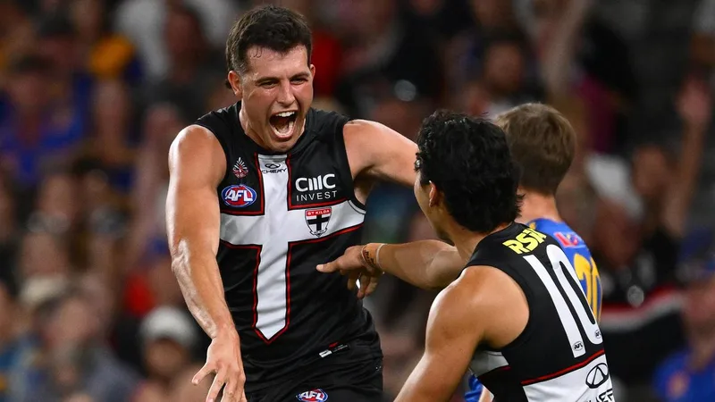AFL Score Review stops game and gives St Kilda a set shot nearly one minute after play continued