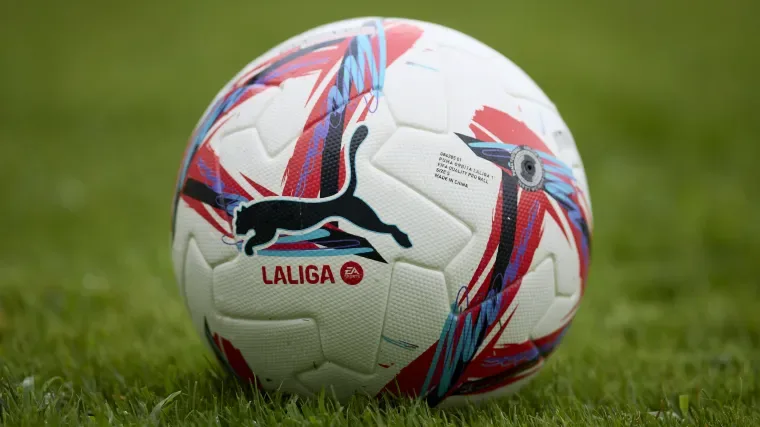 La Liga 2 trends after viral goalkeeper red card moment