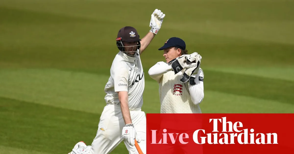 Surrey v Essex, Notts v Warwickshire, and more: county cricket, day three – live