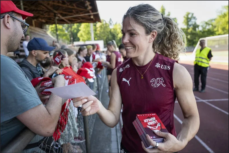 Amy James-Turner, Luana Bühler, Charlotte Grant and Josefine Rybrink leaving the Spurs at the end of this season