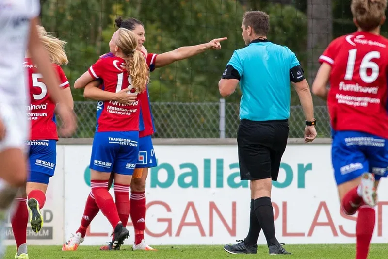 Matildas Abroad (Issue 27) — Kerr brace, Carpenter, Sayer and Siemsen goals, Lowry and Tumeth signings wrap up huge weekend