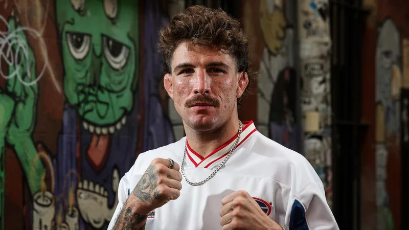 UFC star Quillan Salkilld on his play to beat Beneil Dariush in Perth on his way to UFC lightweight title