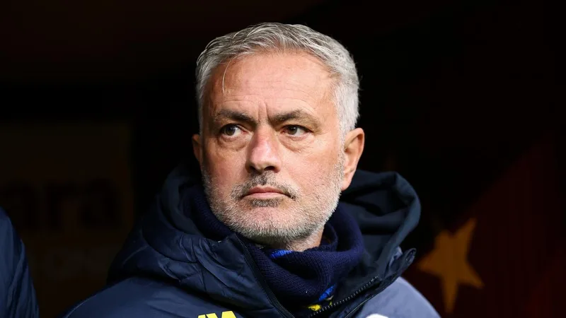 Legendary manager tipped to make bombshell return as great’s reply reignites old feud