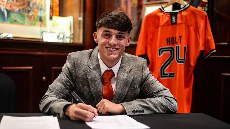 Joshua Rawlins Signs for Dundee United