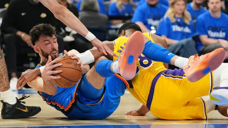 Holmgren helps Thunder storm to easy win over Lakers