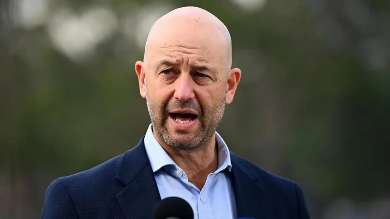 $600m Big Bash plan put on hold as another state joins Aussie cricket revolt