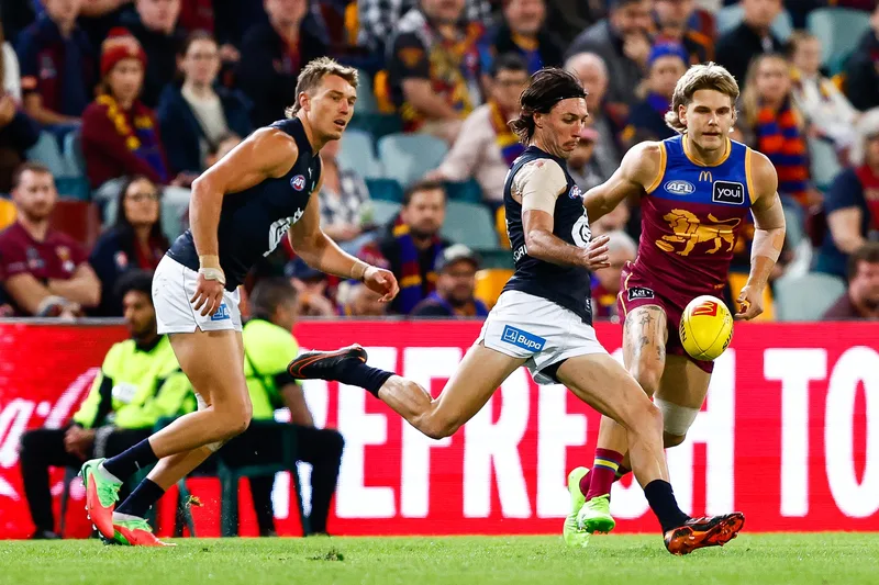 Final teams in as Lions host struggling Blues, Dogs meet Power. Follow LIVE
