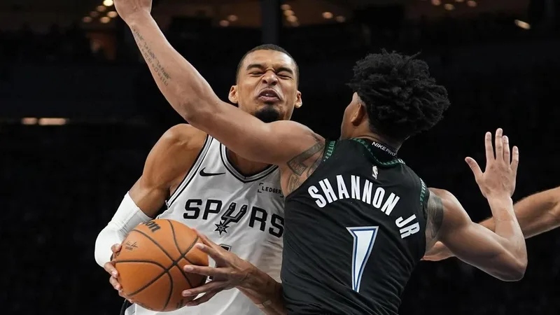 Spurs power past Timberwolves, Knicks one win away