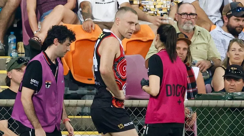 St Kilda captain Callum Wilkie suffers painful injury in tough loss to Gold Coast