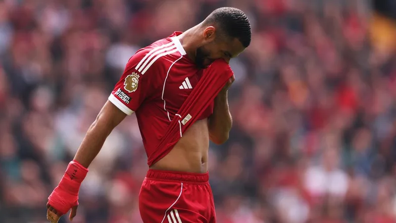 Liverpool booed by home fans after stalemate as City heap pressure on PL leaders