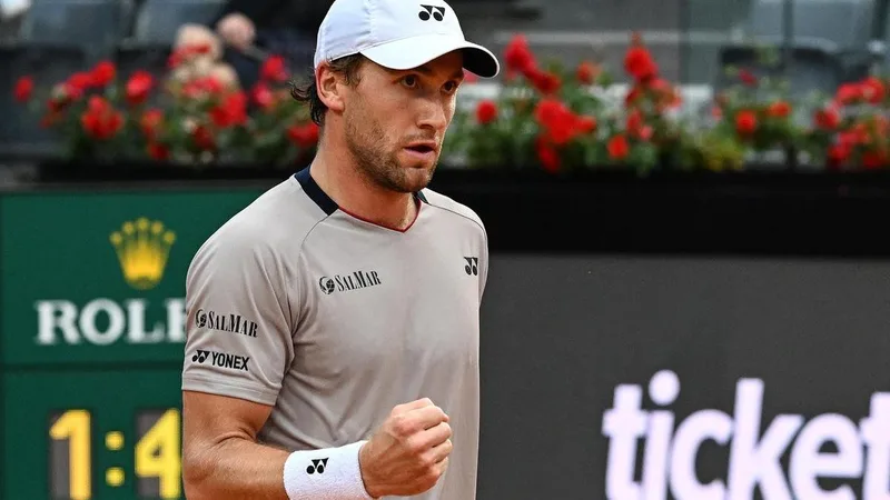 Ruud, local hope survive drama en route to Rome semi