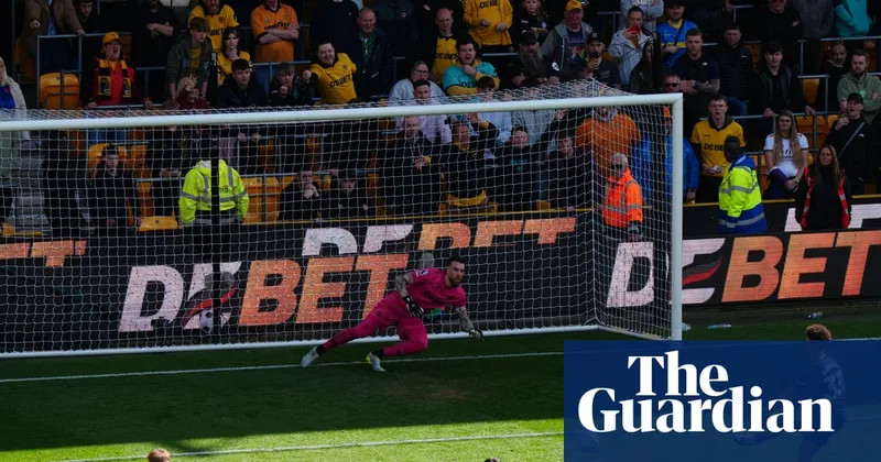 Marco Silva tight-lipped on Fulham future after Robinson rescues point at Wolves