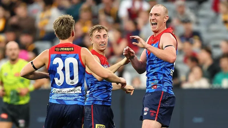 Steven King's Melbourne surge exposes Hawthorn's finals vulnerability