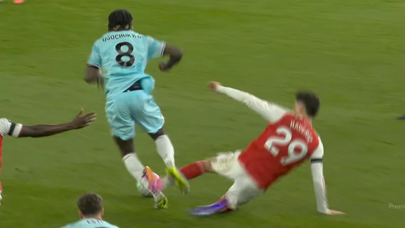 ‘Horrible’: VAR drama rocks title race AGAIN as Arsenal on brink after ‘vicious’ act — Wrap