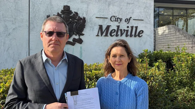 Melville residents call special meeting over $4.68m cricket pitch, council claims no impact on rate increases