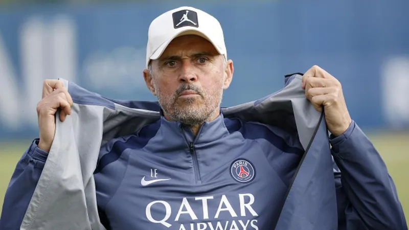 Arsenal threaten PSG's claim of greatness in ECL final