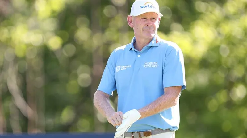 Brandt Snedeker's Hole-in-One Sparks Colonial Comeback Bid