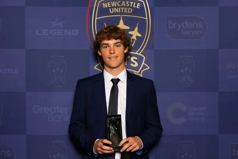 Jets Academy graduate Oliver Cockle signs scholarship deal
