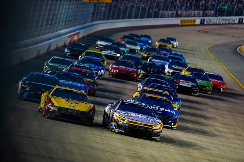 Watch frantic final Nashville laps from van Gisbergen’s view
