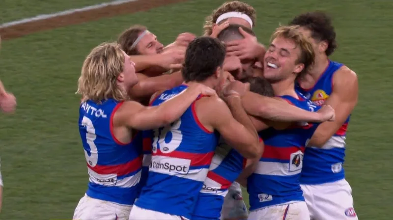 Western Bulldogs defender Nick Coffield makes match-winning spoil to sink Hawthorn in AFL thriller