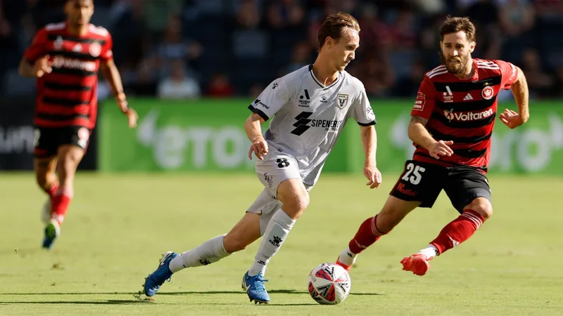 Homegrown midfielder returns to Sydney FC on multi-year deal