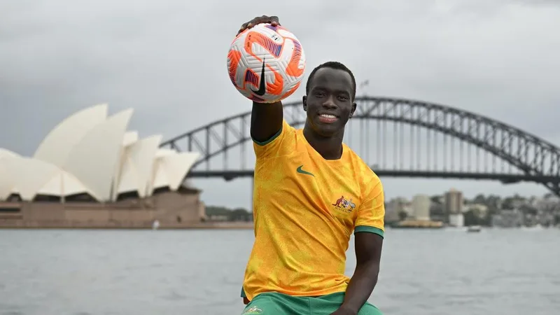 'We are with you': Socceroo's message to refugees