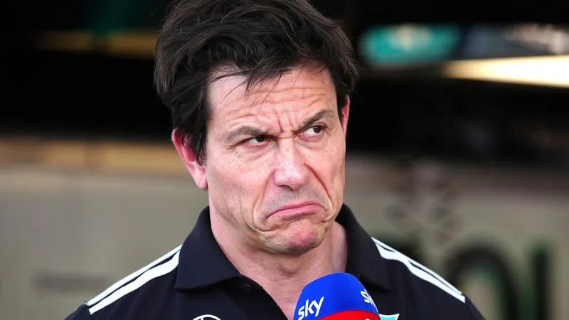 Wolff hits out at 'Teletubbies engineers' amid blue flag system failure