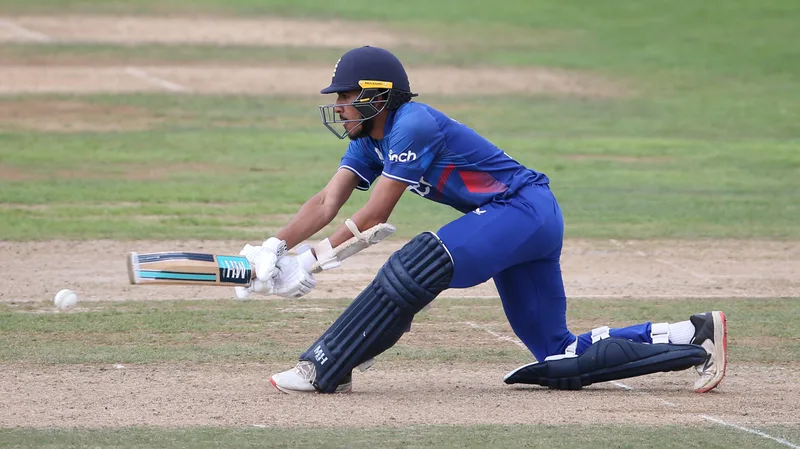 Hamza Shaikh: Warwickshire to Leicestershire