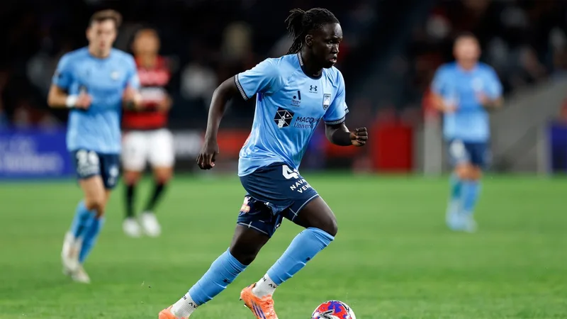 Akol Akon: Unattached to Sydney FC