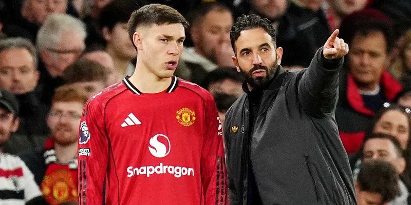 Manu Kon: Manchester United to Aston Villa