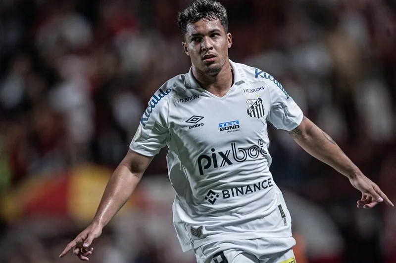 Marcos Leonardo: Unattached to Ajax